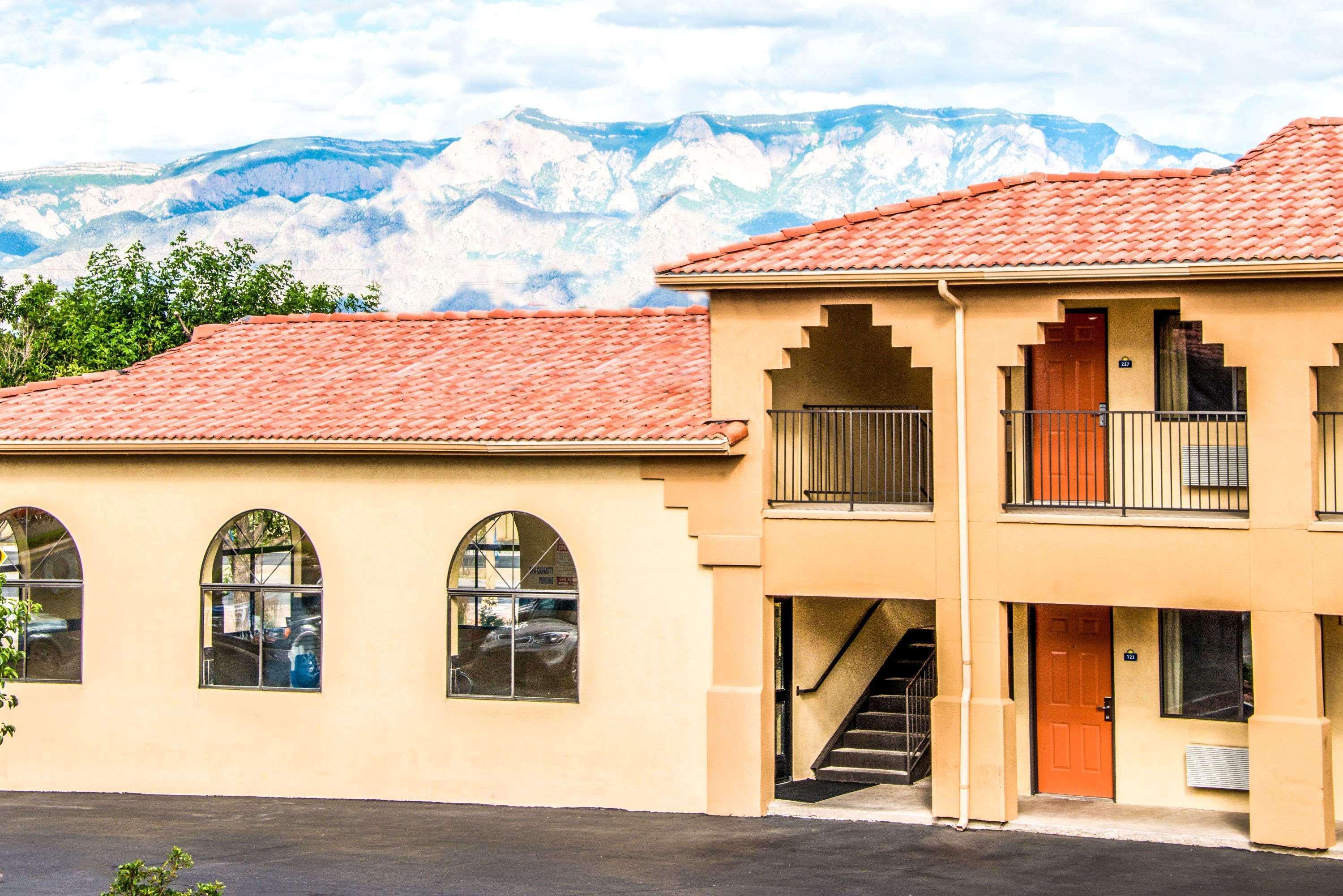 Days Inn By Wyndham Rio Rancho Exterior photo